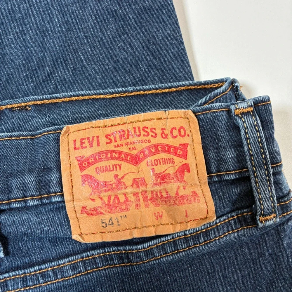 Levi's 541 Athletic Taper Jeans 46x30 Dark Blue Stretch Denim USA (Tag‎ 48x32)